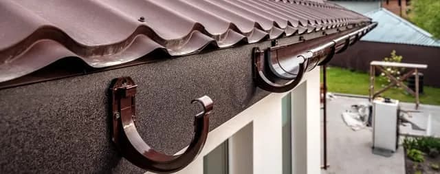 Jak zamontować rynny do garażu blaszanego - 8 praktycznych rad