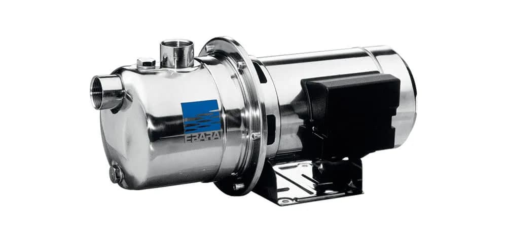 Jaką pompę do zbiornika na deszczówkę wybrać, by uniknąć problemów?