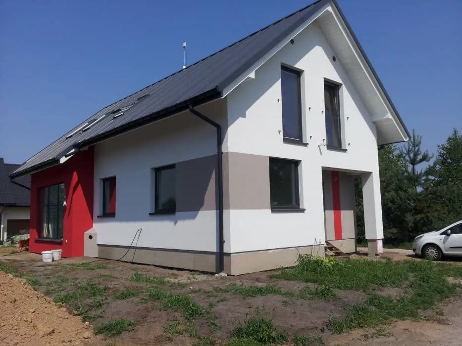 Biała podbitka się brudzi? Poznaj prawdę o jej utrzymaniu